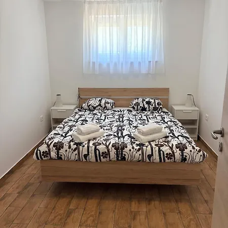 Apartma Zari